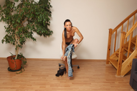 Newbie Gina Devine undresses at the casting and shows her tattooed tanned body - #239011