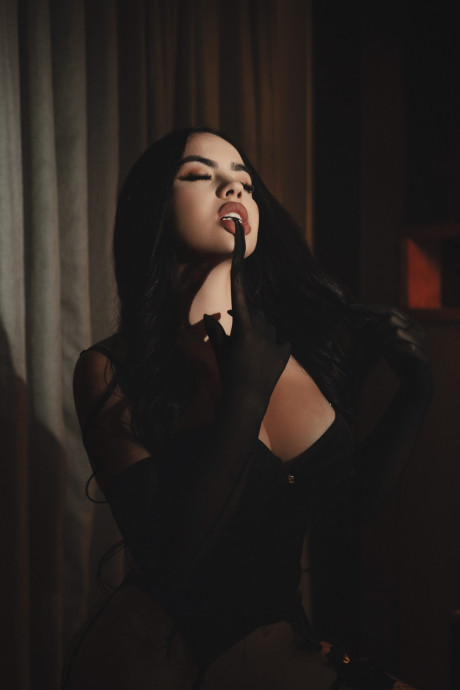 Fine Colombian babe Michelle Giraldo flaunts her curves in her compilation - #186287