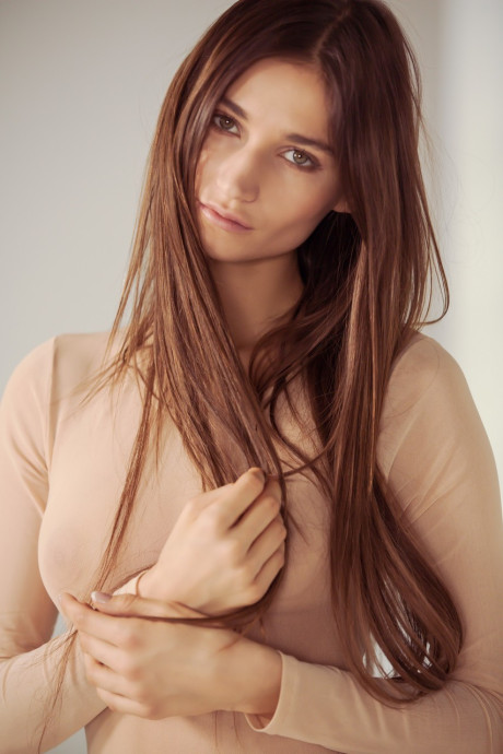 Pretty brunette doll Ilvy Kokomo showing her ravishing body in solo - #90330
