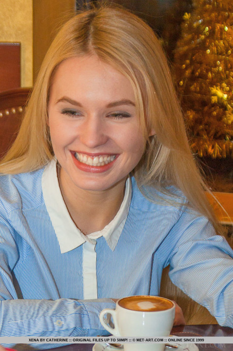 Blond babe with nice booty flaunting gigantic teenie tits in stockings for glam pics - #236612