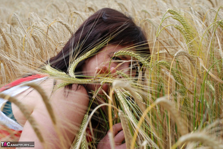 Mature British amateur Juicey Janey shows her boobies and twat in a field of wheat - #182388