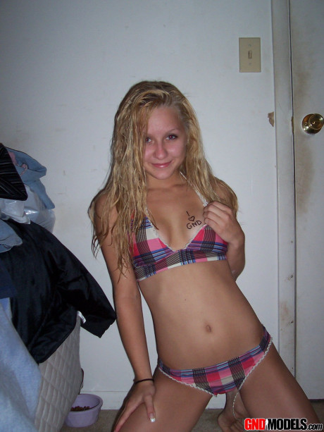 Blondie amateur Kylie takes self shots during safe for work action - #37799