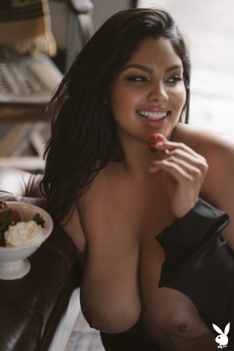Sweet babe Jocelyn Corona shows her incredible pair of tits & behind - #52509