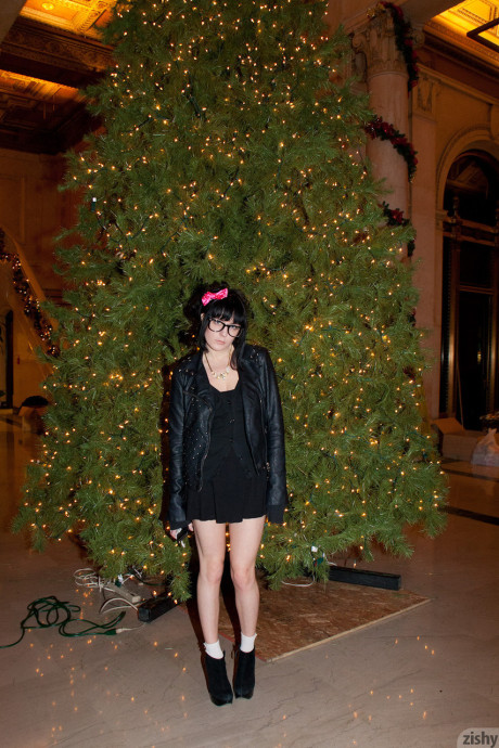 British Samantha Bentley with ebony hair, black stockings and pretty pink bow - #46584