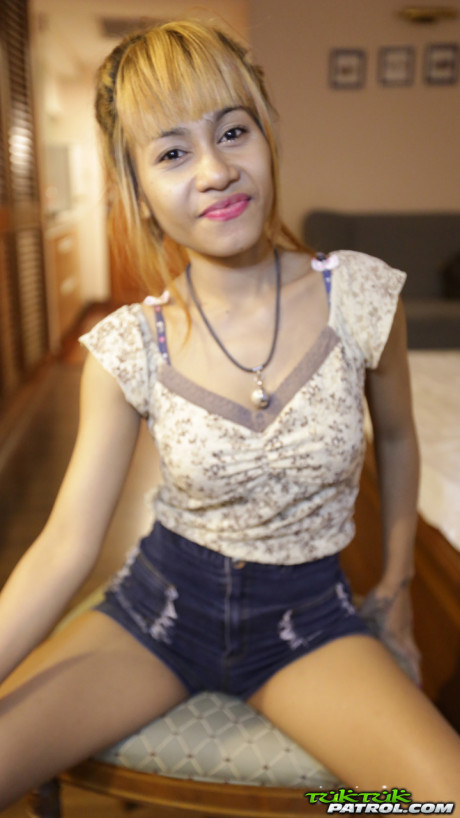 Attractive Thai mom Jean licks and screws a white penis in a hotel room #13068