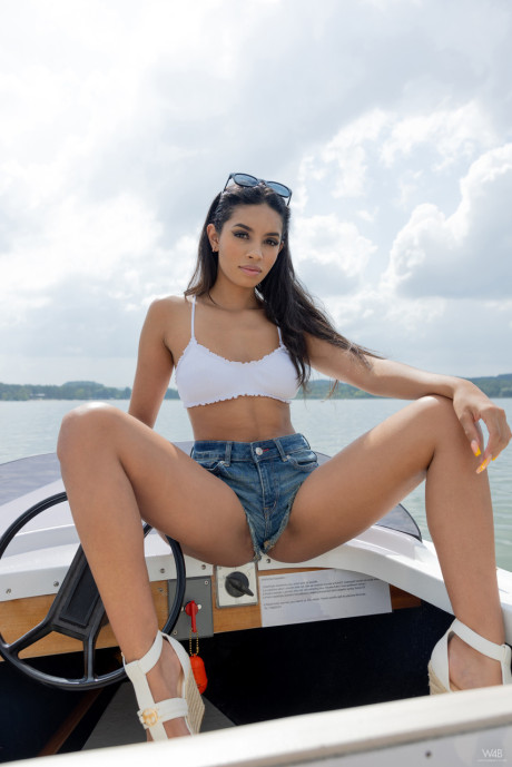 Glamorous hispanic Valery Ponce spreading her trimmed cunt on a boat - #24290