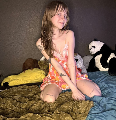 Cute amateur teenie Teensy Bella poses seductively in her nightgown - #41565