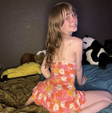 Cute amateur teenie Teensy Bella poses seductively in her nightgown - #41566