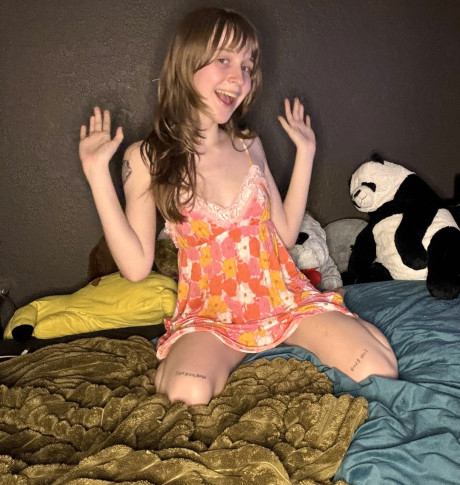 Cute amateur teenie Teensy Bella poses seductively in her nightgown - #41572