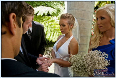 Blonde XXX porn pics