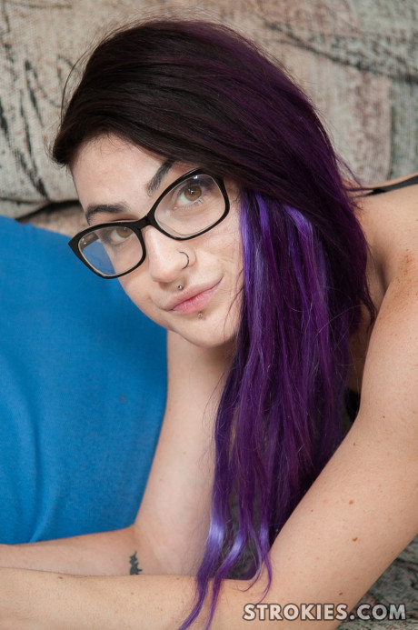 Canadian young with a giant butt Lydia black gives a sizzling POV handjob - #164529