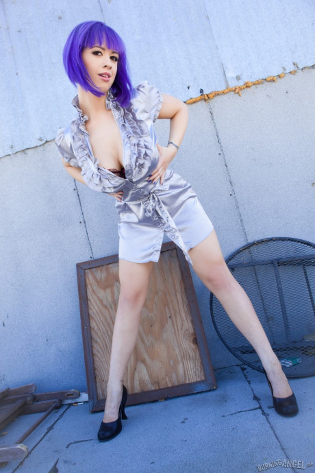 Purple headed Larkin Love displays monstrous enormous boobies & masturbates on the rooftop #5682