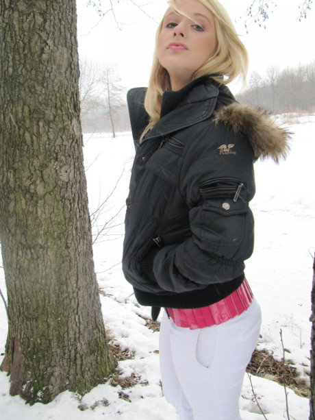 Ravishing pretty blondy teen Tonya shows her juicy titties & her fine ass outdoors - #195504