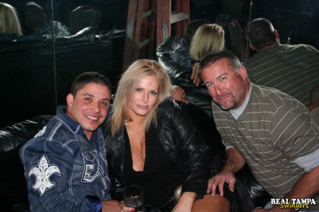 Blondy swinger with large juggs and her friends having fun in the night club - #173486