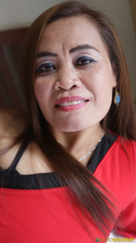 Sleazy amateur Thai MILF likes hardcore POV sex & takes a cumshot #11192