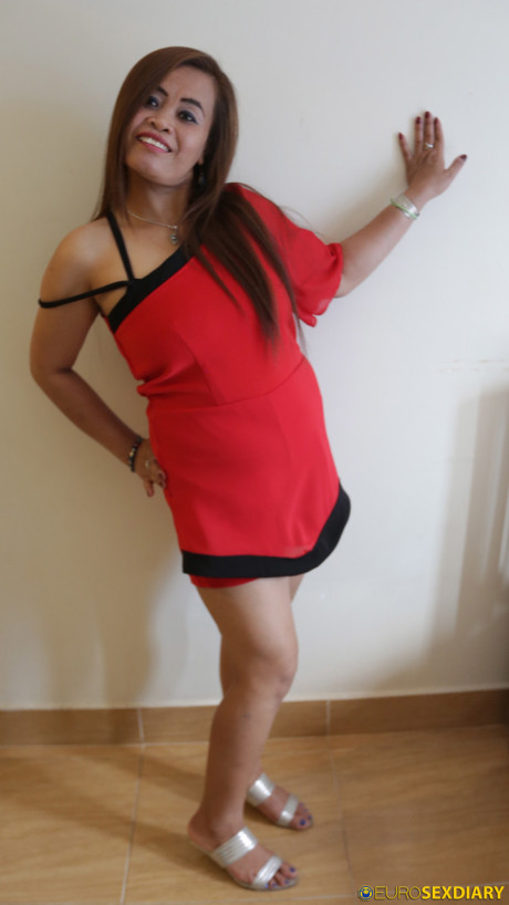 Sleazy amateur Thai MILF likes hardcore POV sex & takes a cumshot - #204989