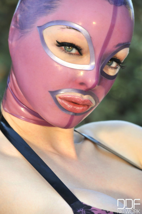Hot Legs And Feet starring Latex Lucy Hot Images - #130125