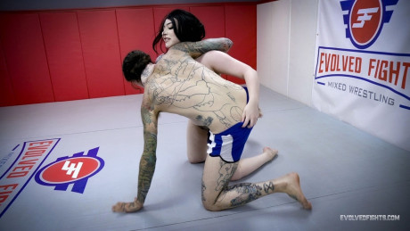 Kinky babe Amilia Onyx gets a thorough dicking while wrestling with a man boy man - #1149