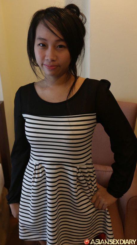 Amateur oriental babe Da B exposes her natural titties and takes a boner - #244171