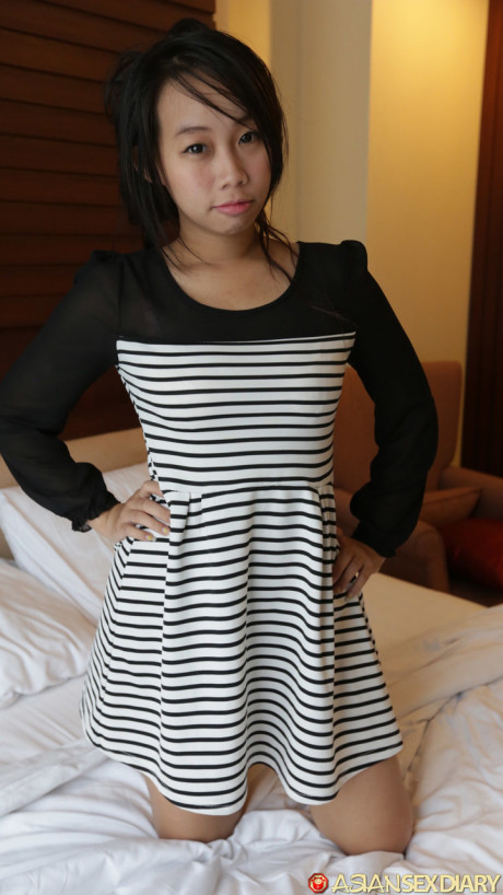 Amateur oriental babe Da B exposes her natural titties and takes a boner - #244174