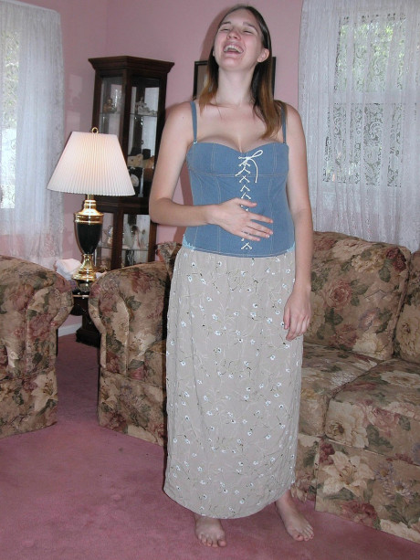 Ravishing sexy pregnant teen Natalie strips & spreads her pink cunt on the couch - #4775