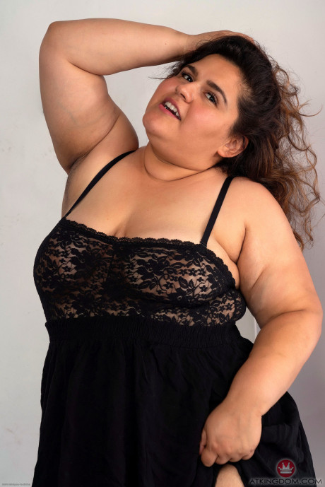 Chubby brunette Karla Lane displays her thick tight cunt up close - #225082