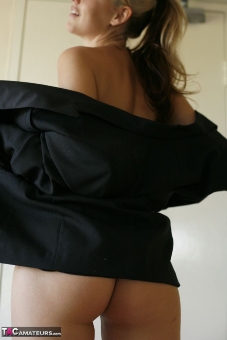 Charming blonde Aussie Jewel exposes her large titties and booty in a tempting manner #9943
