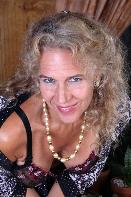Slutty mature Sabrina P shows her enormous juggs and rubs her clam in a solo - #130743