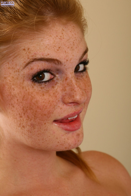 Freckled teenie Faye Valentine exposes her charming delicious juggs and fingers her twat - #879
