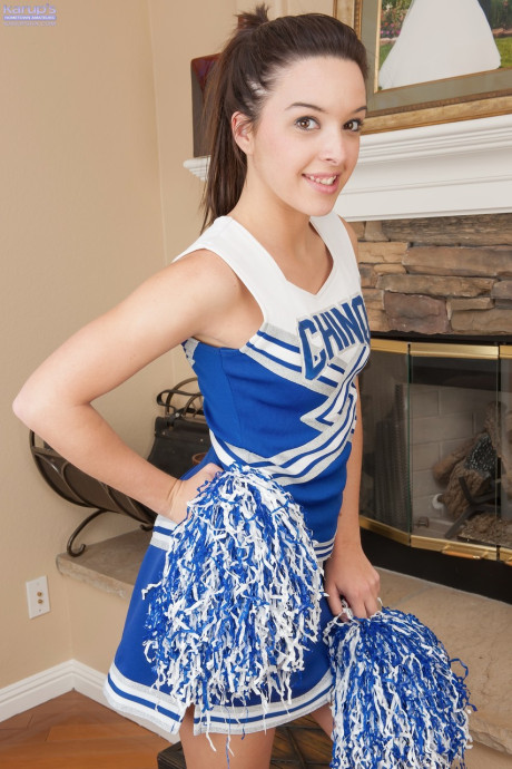 Cheerleader Jaslene Jade shows off her perfect breasts & spreads her puffy cunt - #9876