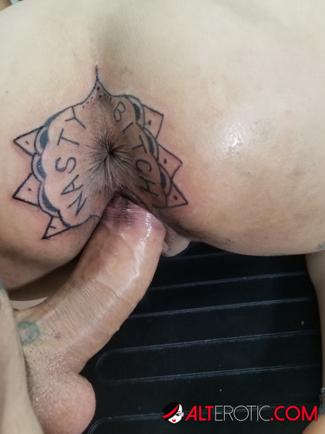 Latina slut lady Kitty Jaguar gets a behind tattoo before being fucked