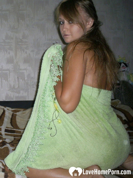Pretty amateur babe flaunting her incredible large natural melons and butt - #110715