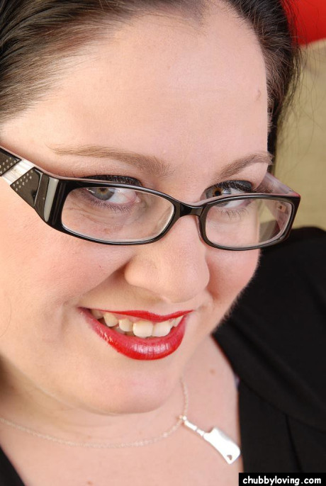 Very fat old in glasses Glory-Foxxx takes off her black dress - #178991