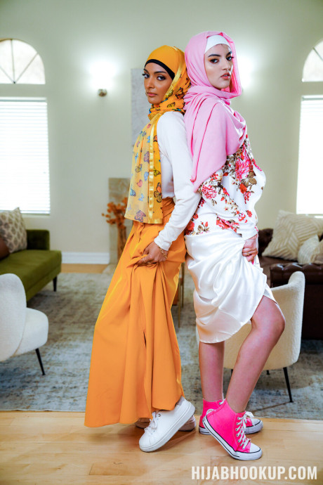 Hijab Hookup Julia James, Laynee James, Anthony White - #220437