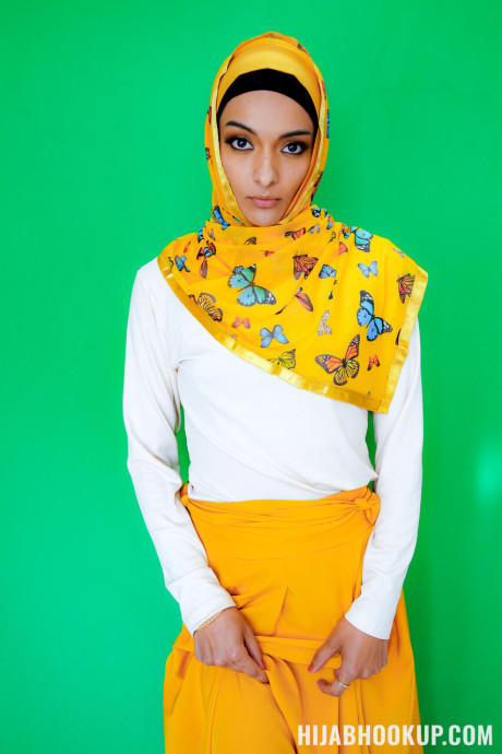 Hijab Hookup Julia James, Laynee James, Anthony White - #220447