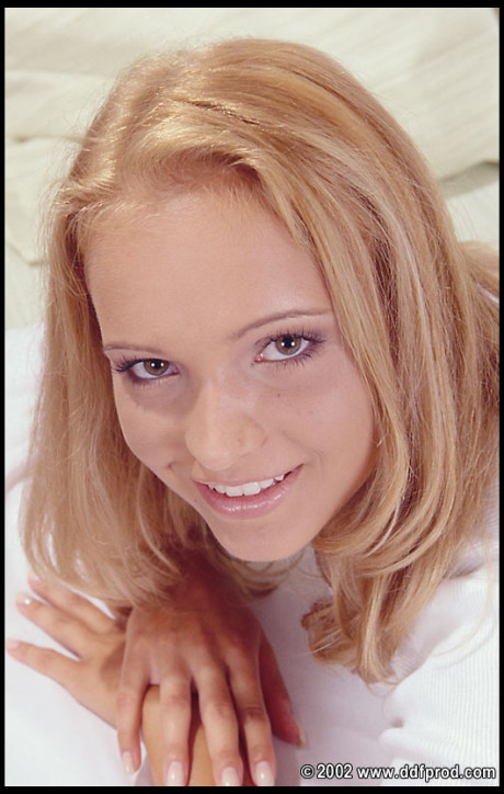 Yellow-haired teen Tiffany Diamond tastes a stiff boner and sticky cum on a bed - #1296