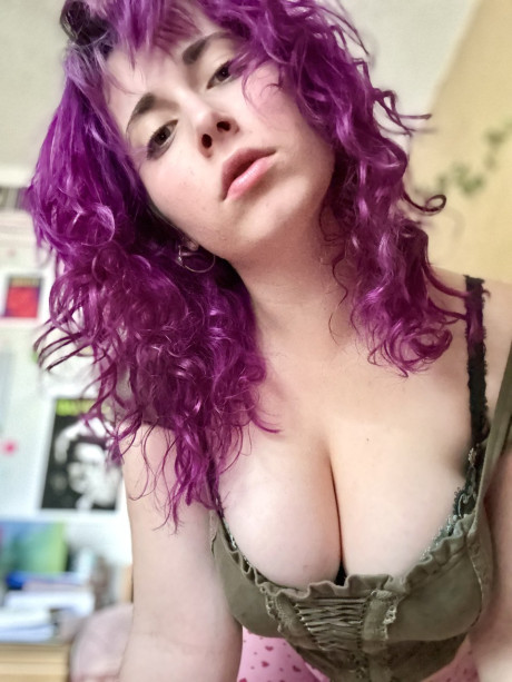 Cute OnlyFans cam model Sam Squeebs teases with her stunning massive breasts - #18678