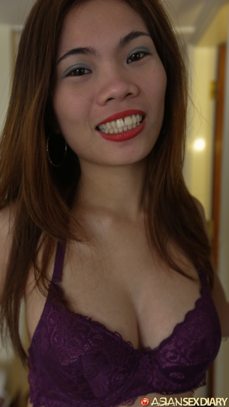 Slender chinese amateur Shane exposes her nice titties in a hotel room - #38234