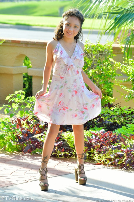 Glamorous young Isabel showing off her flawless undressed body outdoors - #49050