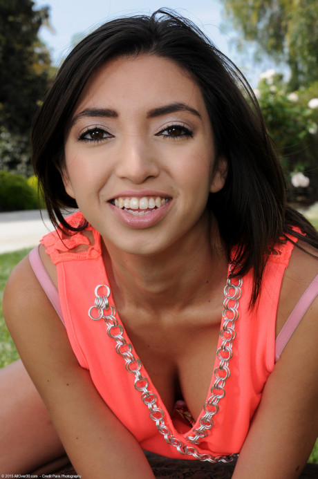 Petite hispanic Frida Sante gets nude in the garden & shows her amazing body - #25013