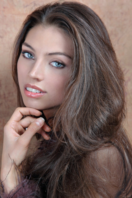 Fantastic babe with an angelic face Fergie A flaunts her bushy cunt - #201557