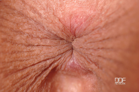 Leggy MILF Eve Angel exposes her the pink off her cunt in extreme closeups - #230540