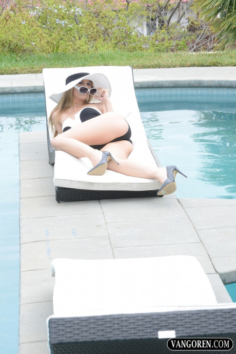 Teen with a hot body Jillian Janson gets nailed after sunbathing poolside - #112440