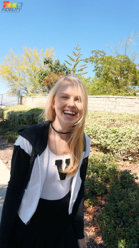 Yellow-haired cheerleader Lily Rader sucks meat in POV & has her teenie vagina sexed - #194075