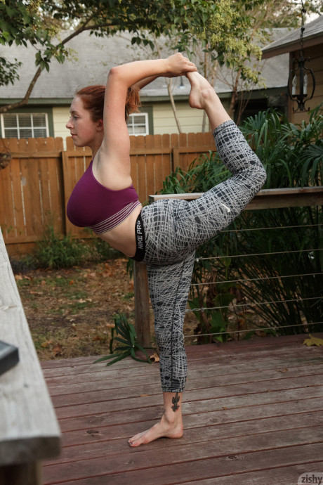 Giant boobed teenie Kelsey Berneray draws on her curvy body after yoga class - #178250