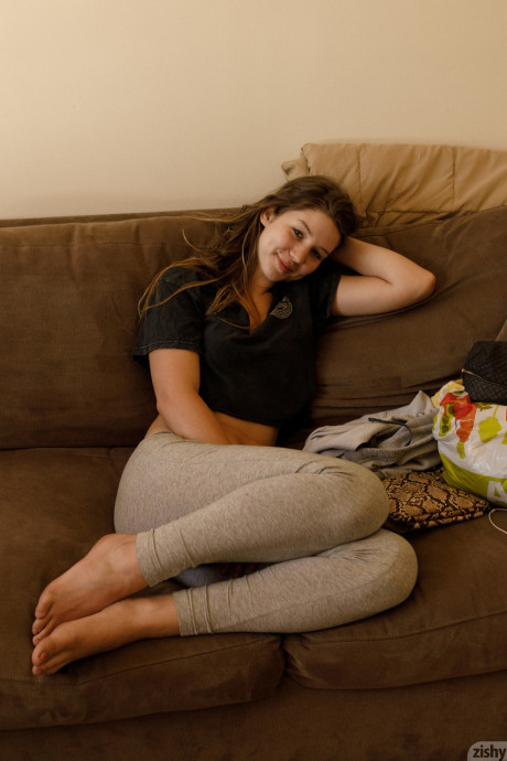 Sweetie Florida Mishlove strips her clothes & undies to show her humongous ass - #256256