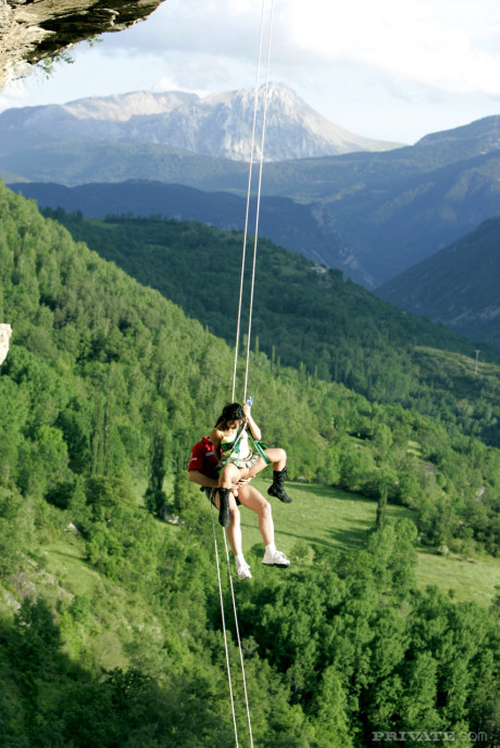 Hot oriental mountain climber sucks her guide's hard to get rescued - #75684