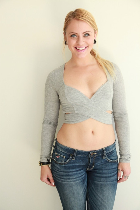 Thin teenie Cameron Canada strips her jeans, shows nice boobies and booty - #131709
