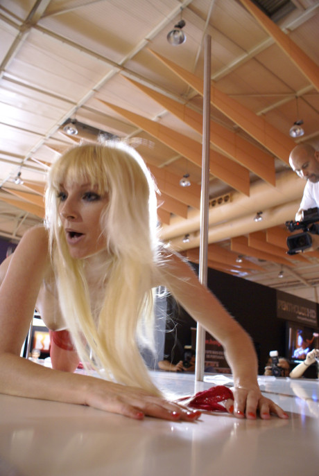 Yellow-haired amateur dancer Lena Cova displays her stripping skills in pantyhose - #191742