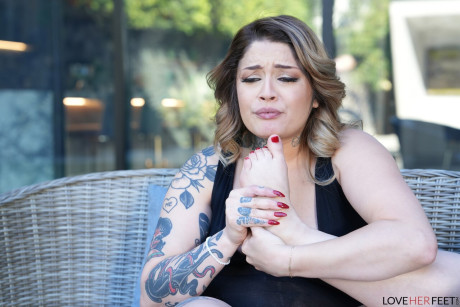 Love Her Feet performed by Milan Ponjevic, Vanessa Vega Porn Pictures - #93335